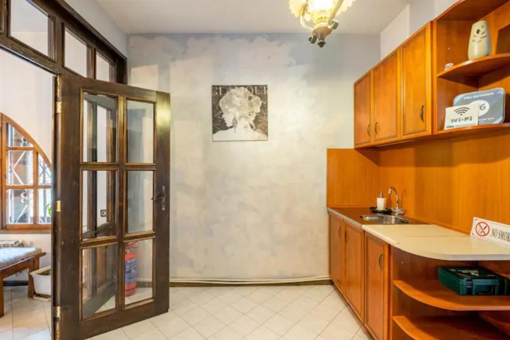 Guest House Geranium ארבאנאסי מראה חיצוני תמונה