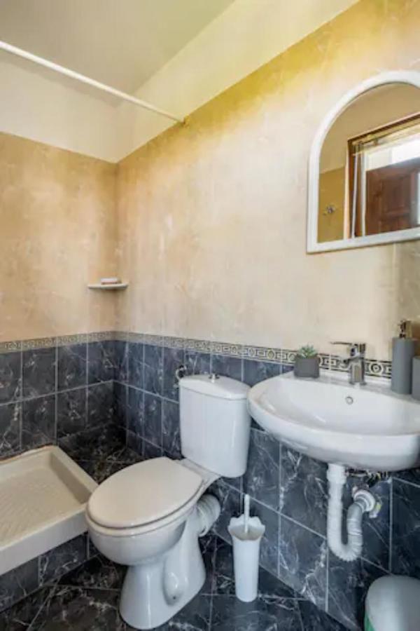 Guest House Geranium ארבאנאסי מראה חיצוני תמונה