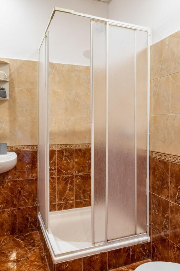 Guest House Geranium ארבאנאסי מראה חיצוני תמונה