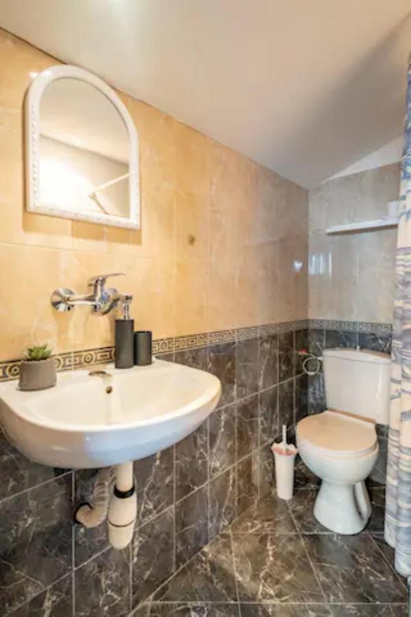 Guest House Geranium ארבאנאסי מראה חיצוני תמונה