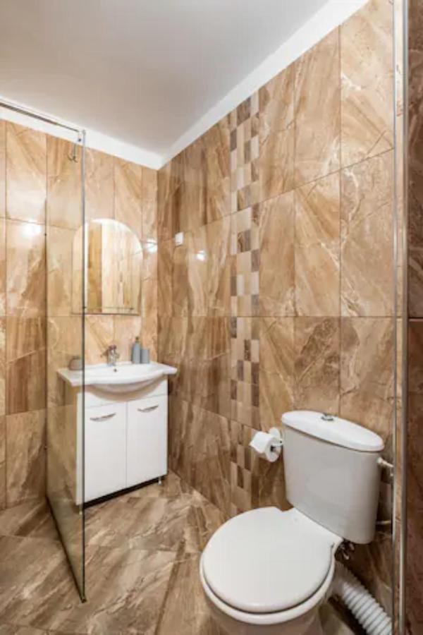 Guest House Geranium ארבאנאסי מראה חיצוני תמונה